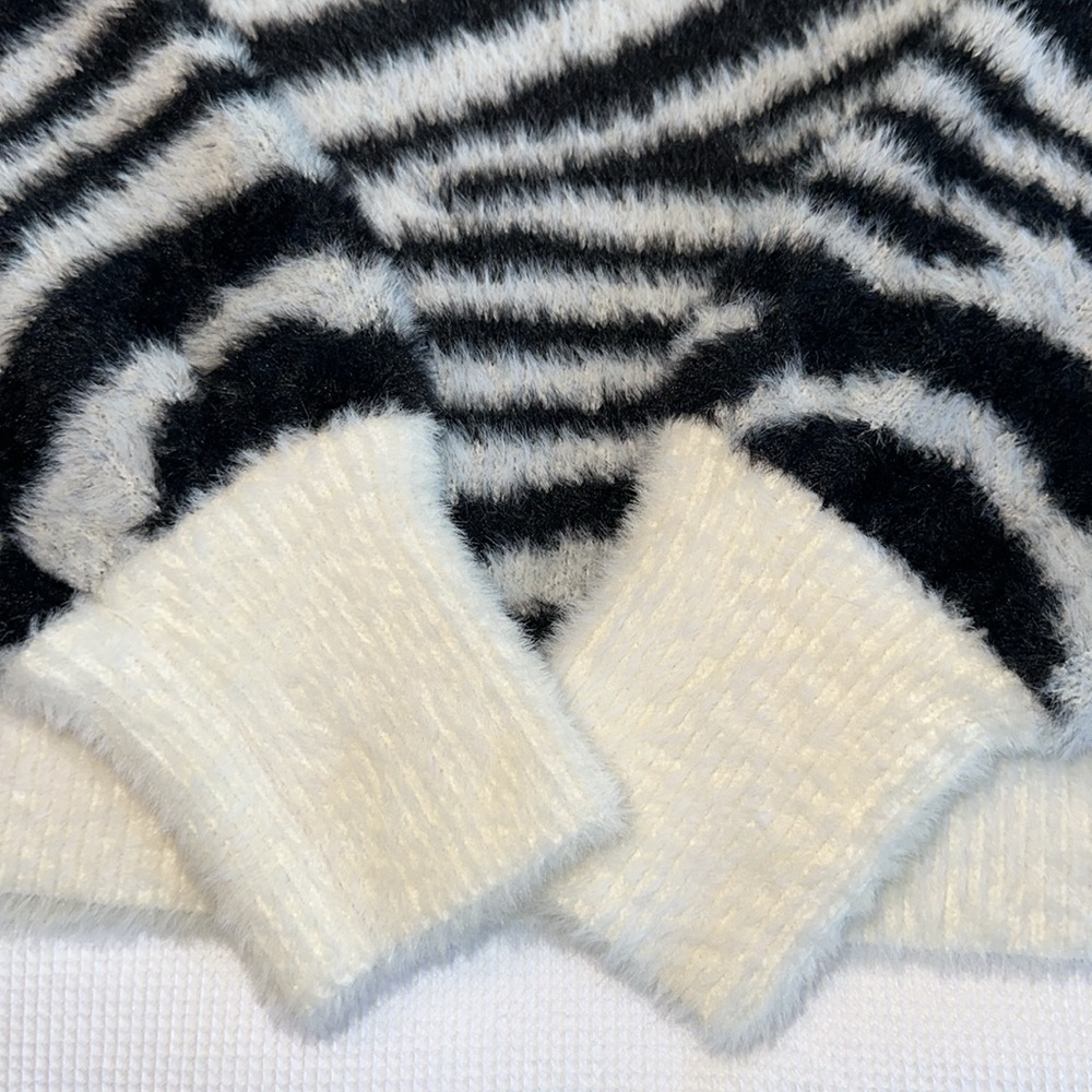 Express Zebra Print Fuzzy Sweater Size Small - image 4